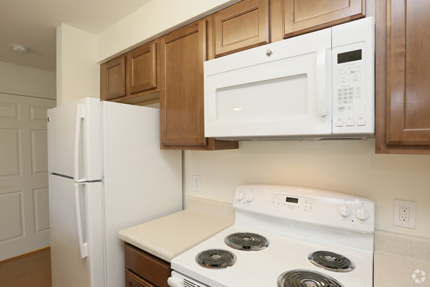 More Photos Of 700 Wincoram Way, Coram Apartments For Lease