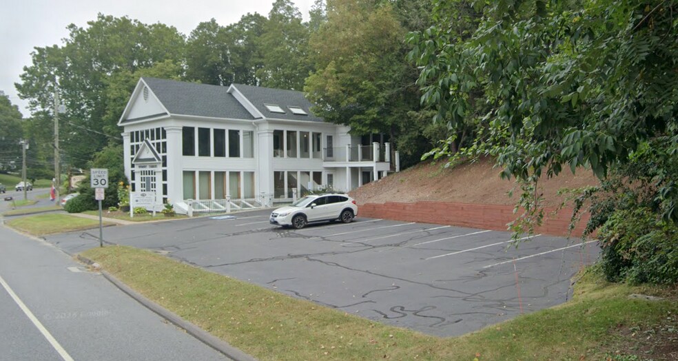 More Photos Of 175 Main St S, Woodbury Medical For Sale