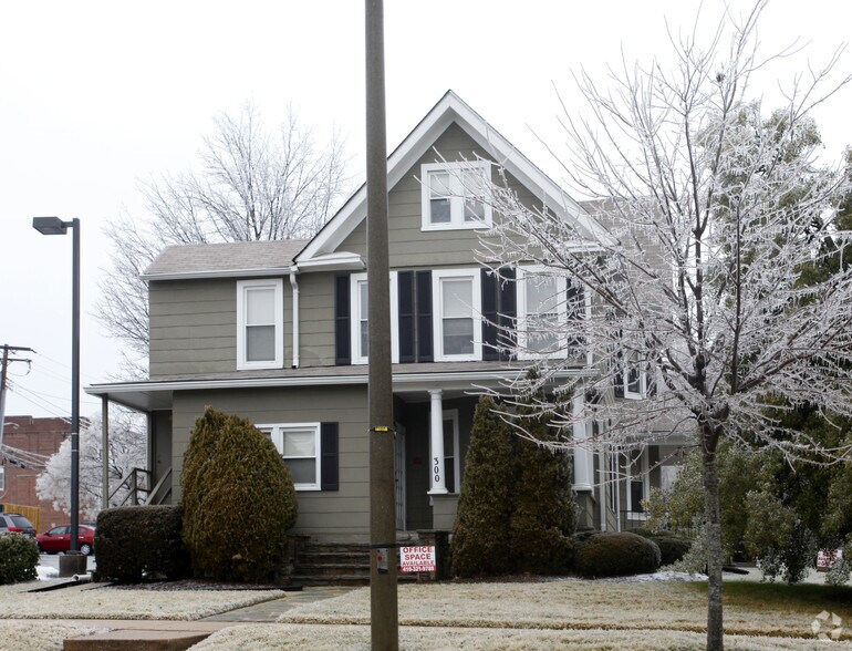 More Photos Of 300 Allegheny Ave, Towson Office For Sale