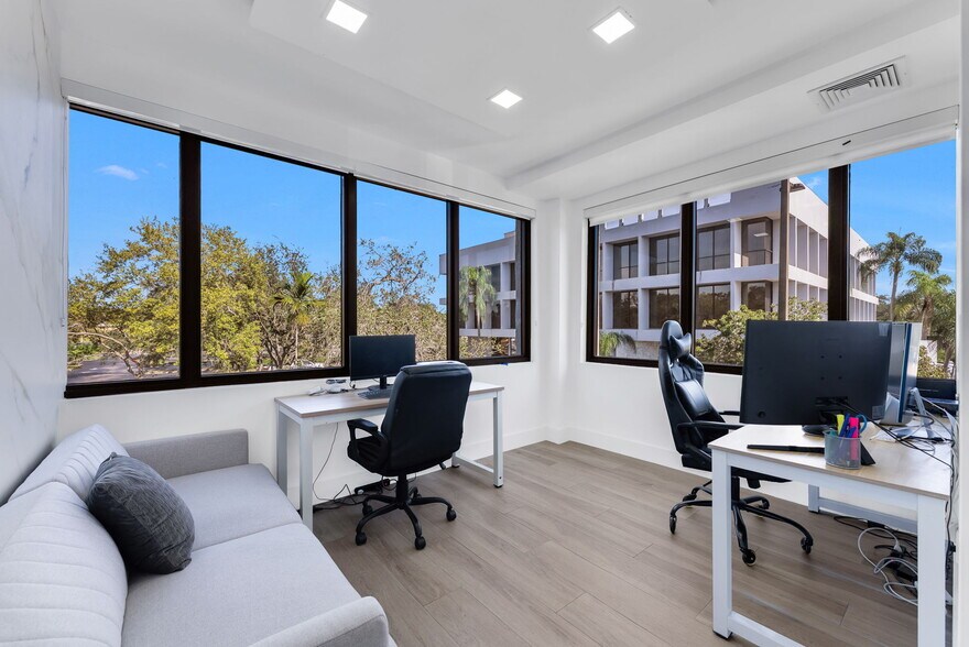 More Photos Of 3595 Sheridan St, Hollywood Coworking Space