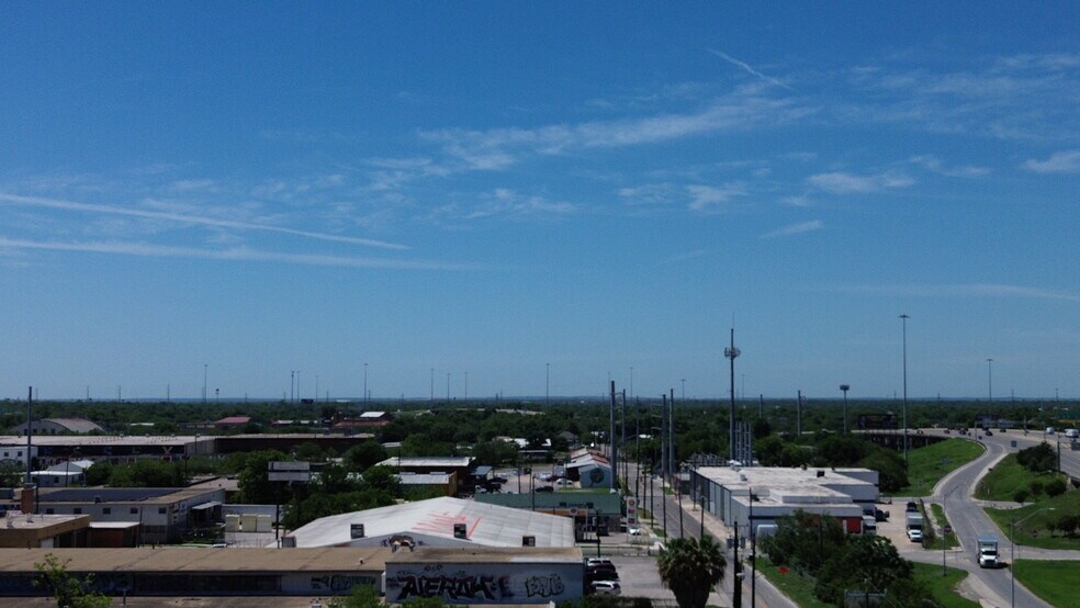 More Photos Of 1010 Hoefgen Avenue, San Antonio Land For Sale