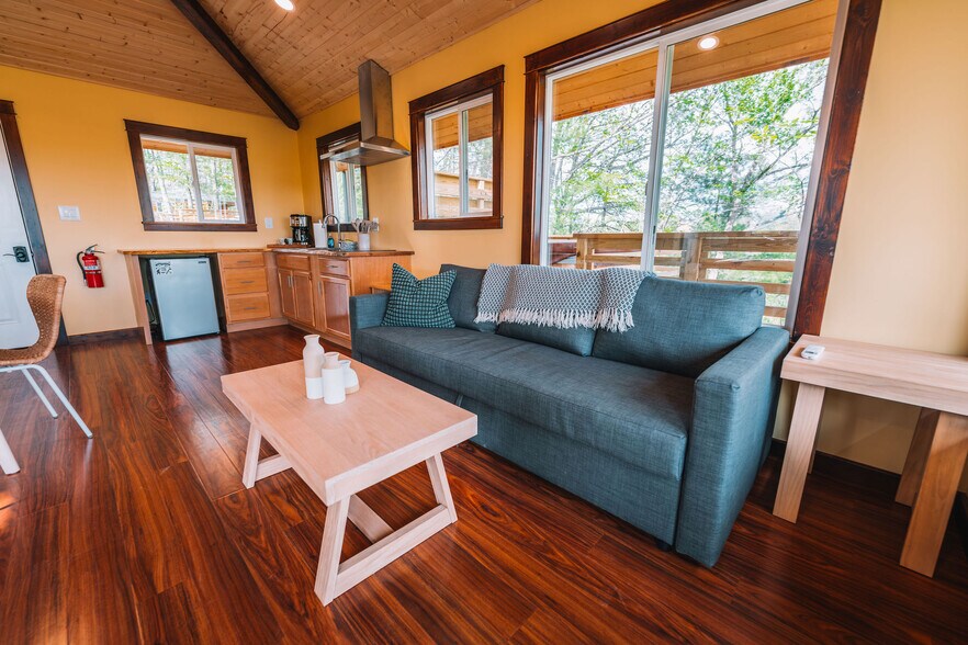 More Photos Of 250 Wood Thrush Lane, Rogers Specialty For Sale