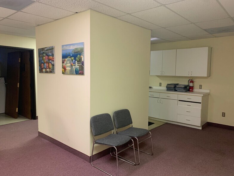 More Photos Of 38300 Van Dyke Ave, Sterling Heights Medical For Lease