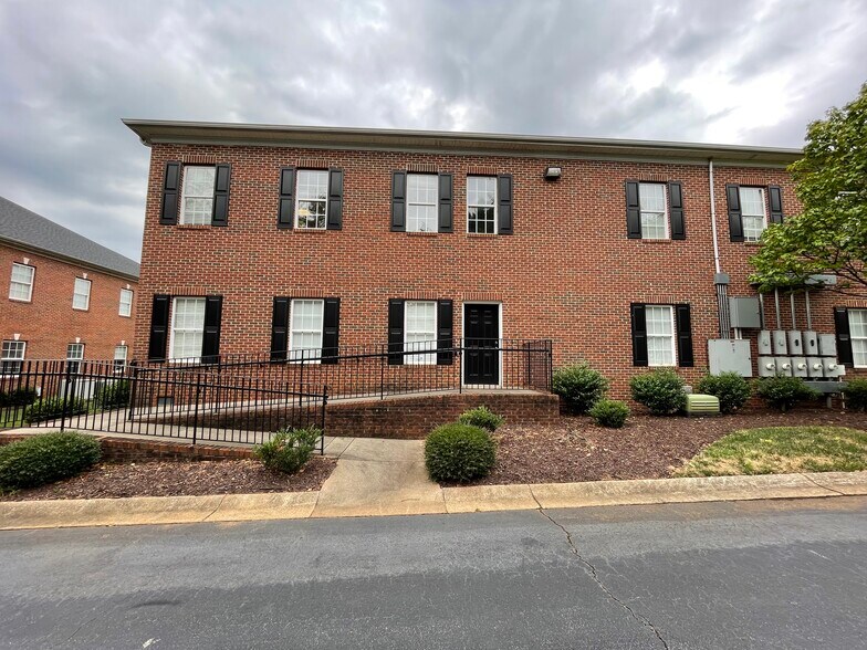 More Photos Of 3523 Pelham Rd, Greenville Office Residential For Lease