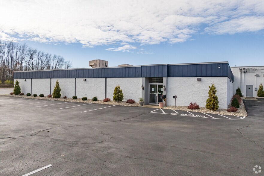 Primary Photo Of 3960 Summit Rd, Norton Flex For Lease