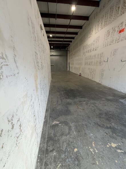 More Photos Of 17030 Alico Commerce Ct, Fort Myers Warehouse For Sale