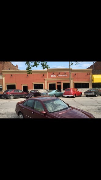 More Photos Of 152 E Main St, Dwight Bar For Lease