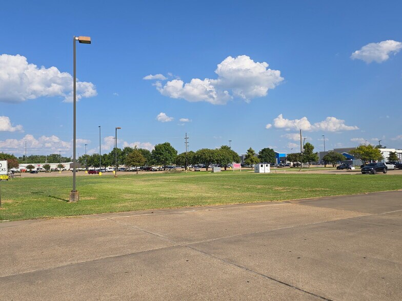 More Photos Of 6505 Coliseum Blvd, Alexandria Land For Sale
