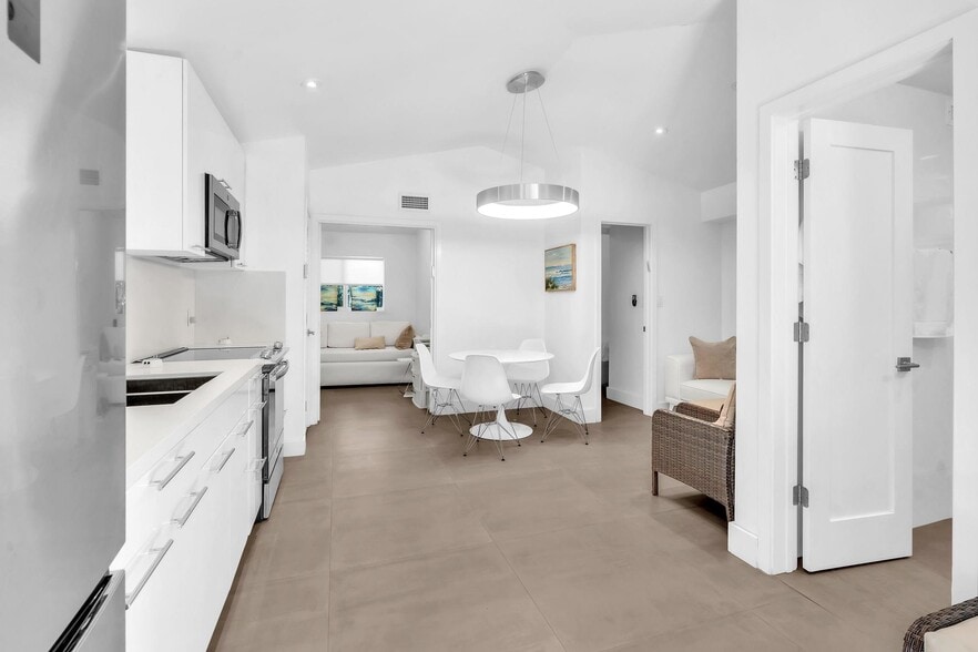 More Photos Of 836 W 40th St, Miami Beach Apartments For Sale