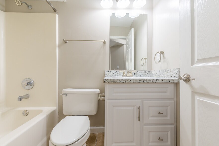 More Photos Of 8373 Thomas Rd, Jonesboro Apartments For Sale