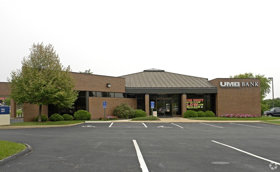 More Photos Of 1041-1049 S Woods Mill Rd, Chesterfield Storefront Retail Office For Lease