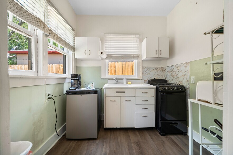 More Photos Of 741 Park Ave, Hot Springs Hotel For Sale