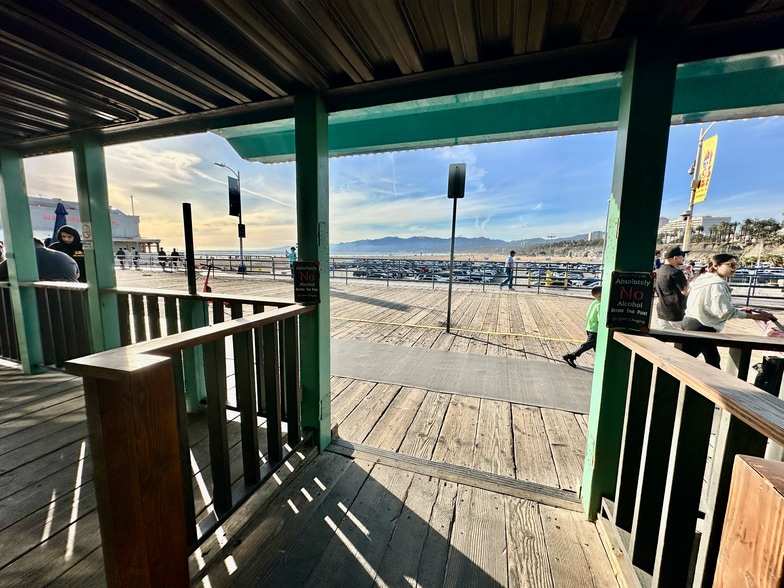 More Photos Of 256 Santa Monica Pier, Santa Monica General Retail For Lease