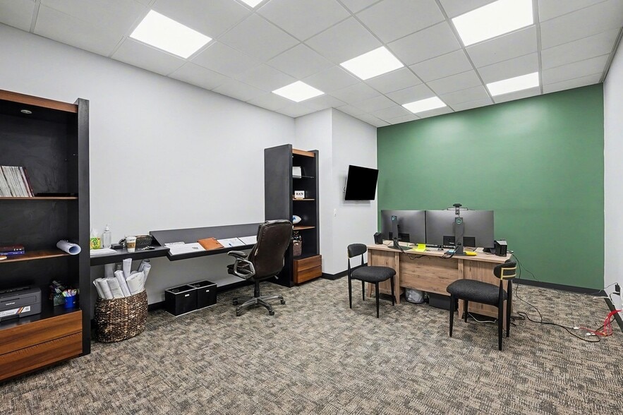 More Photos Of 5650 Jamestown Rd, Shelby Township Warehouse For Sale
