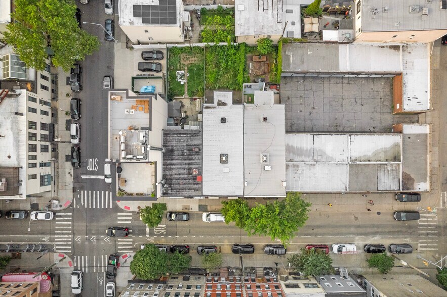 More Photos Of 479 Woodward Ave, Ridgewood Apartments For Sale