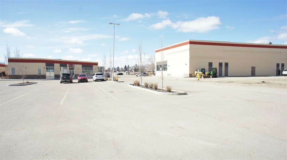 More Photos Of 10441 99 Av, Fort Saskatchewan General Retail For Sale