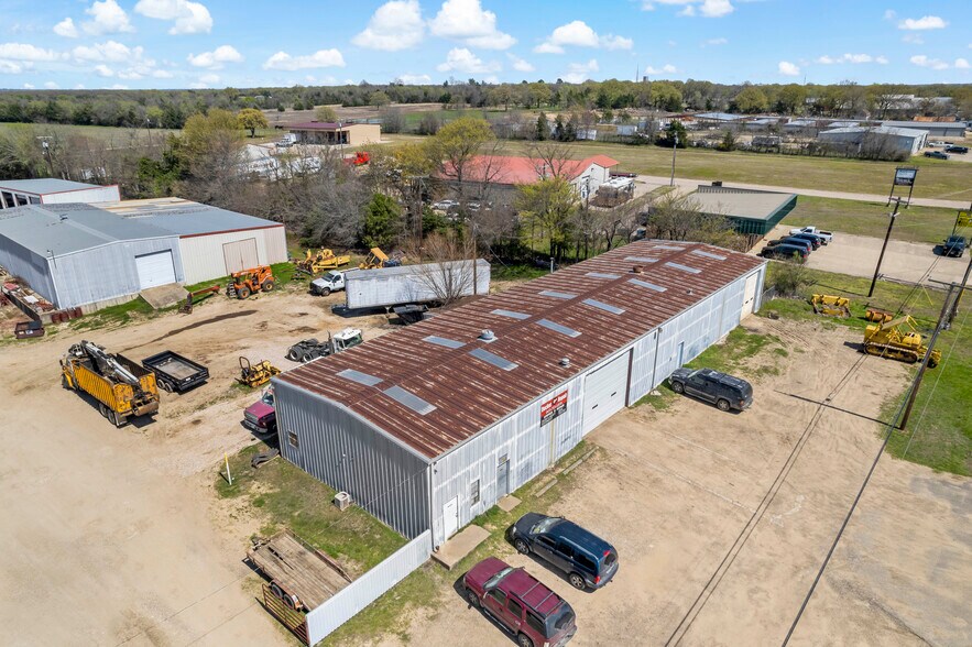 More Photos Of 2620 Farm Road 79, Paris Warehouse For Sale