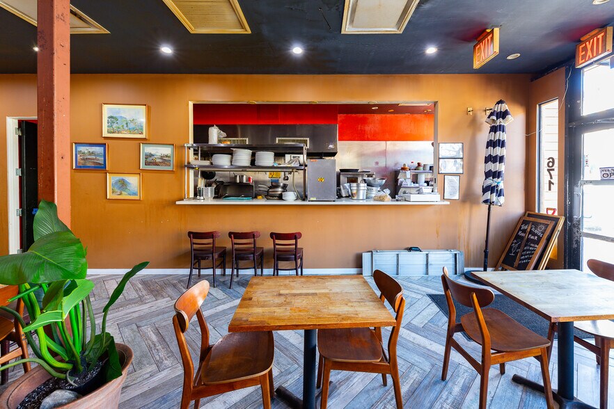 More Photos Of 671-689 Washington Ave, Brooklyn Storefront For Lease