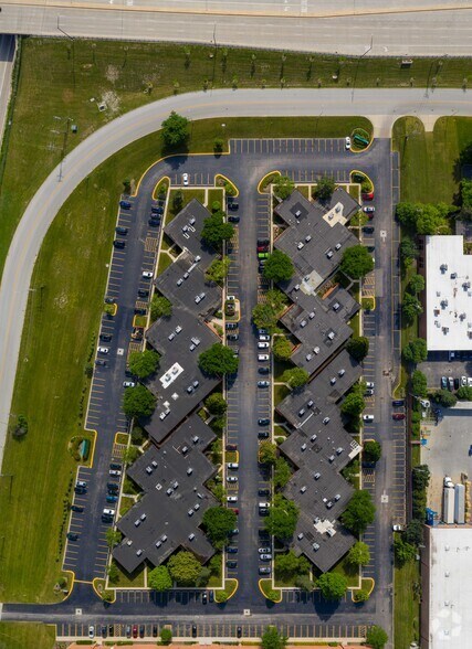 More Photos Of 1305-1365 Wiley Rd, Schaumburg Office For Lease