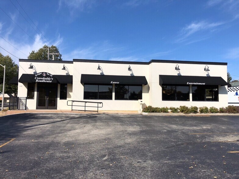 Primary Photo Of 9638 W National Ave, West Allis Restaurant For Lease