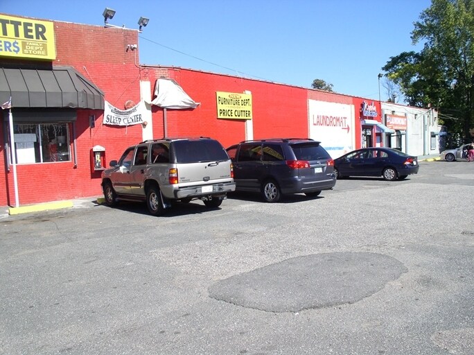 More Photos Of 2625-2633 Main St, Springfield Freestanding For Lease