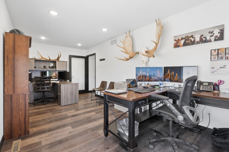More Photos Of 214 S Airport Rd, Washington General Retail For Sale