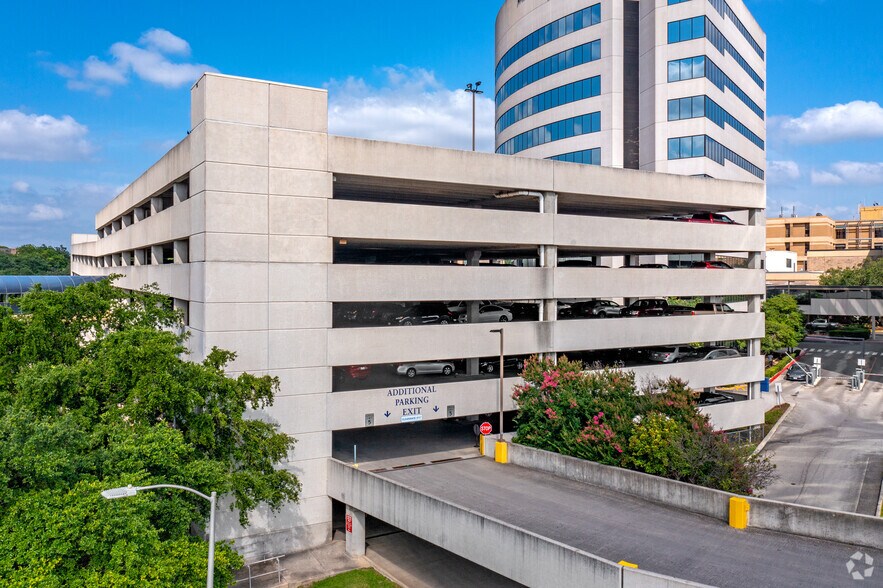 More Photos Of 7950 Floyd Curl Dr, San Antonio Medical For Lease