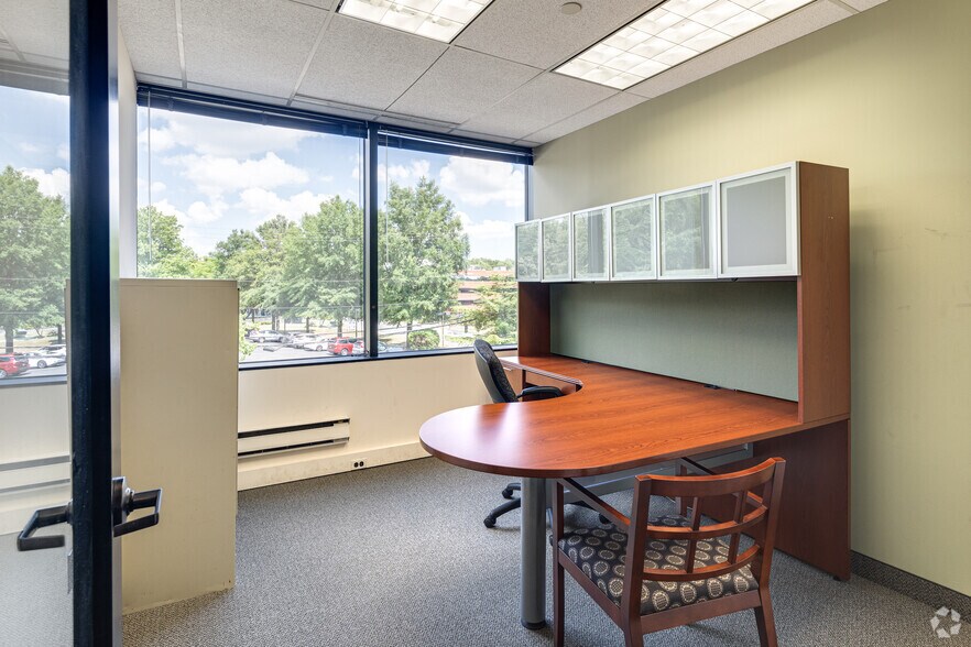 More Photos Of 5350 Shawnee Rd, Alexandria Medical For Sale