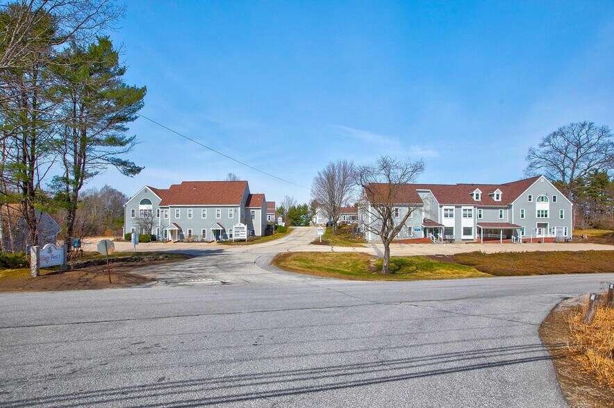More Photos Of 25 Country Club Rd, Gilford Medical For Sale