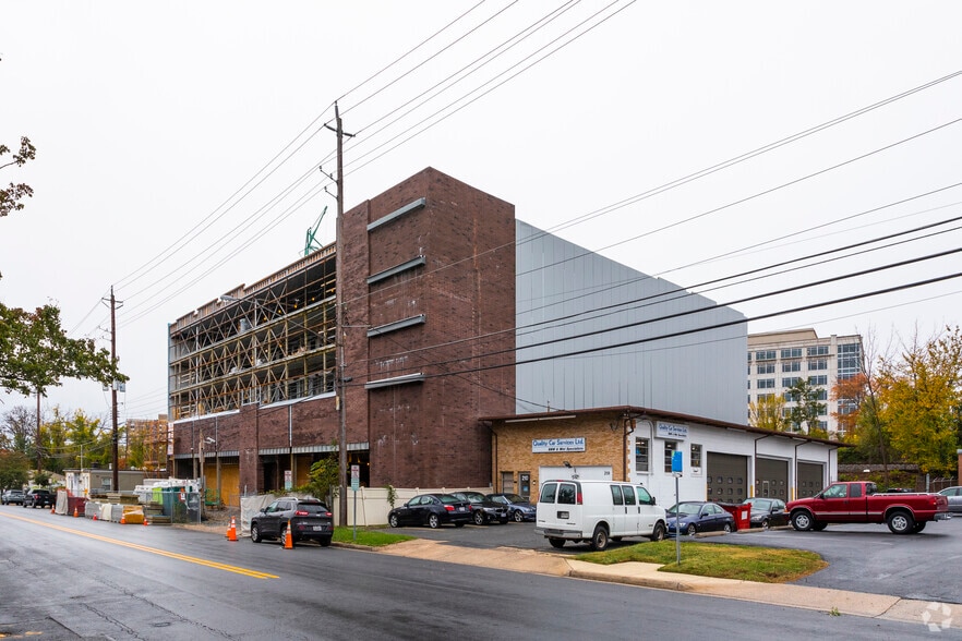 More Photos Of 204 N Stonestreet Ave, Rockville Self Storage For Lease