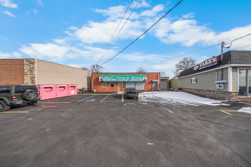 Primary Photo Of 120 New Hyde Park Rd, Franklin Square Showroom For Lease