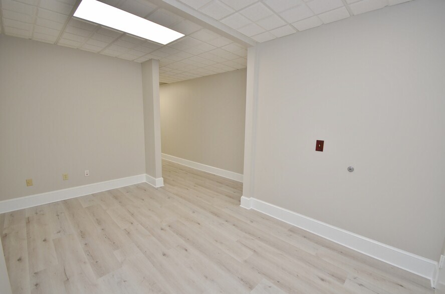 More Photos Of 14100 Palmetto Frontage Rd, Miami Lakes Office Residential For Lease