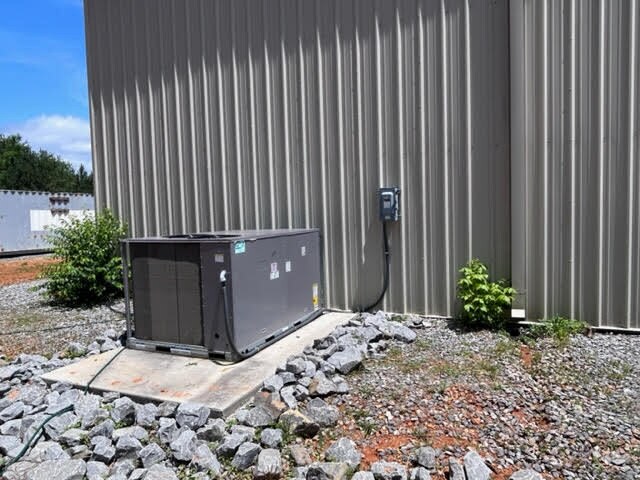 More Photos Of 409 Highway 64, Ocoee Showroom For Sale