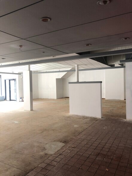 More Photos Of 101-107 N Oak Park Ave, Oak Park General Retail For Lease