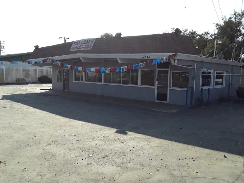 More Photos Of 2523 Brundage Ln, Bakersfield Specialty For Sale