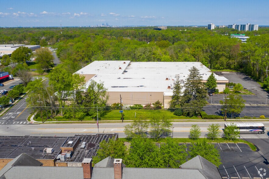 More Photos Of 1152 Marlkress Rd, Cherry Hill Warehouse For Lease