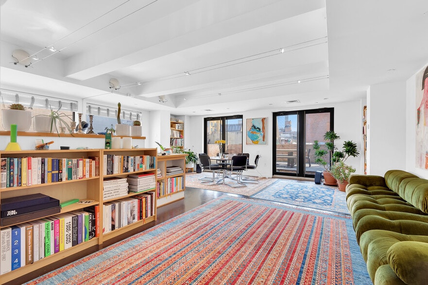 More Photos Of 334 Grand St, New York Apartments For Lease