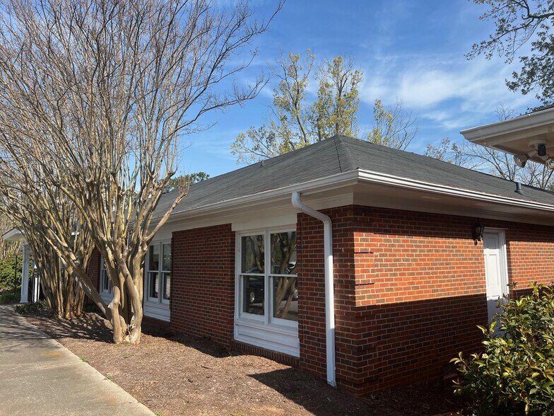 More Photos Of 1075 Cornwall drive dr, Madison Office For Sale