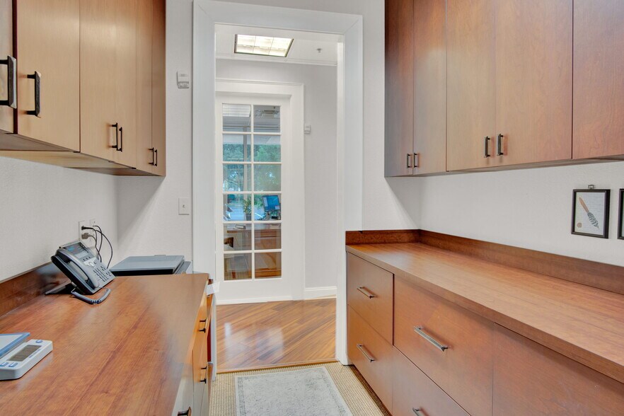 More Photos Of 6200 Metrowest Blvd, Orlando Office For Lease