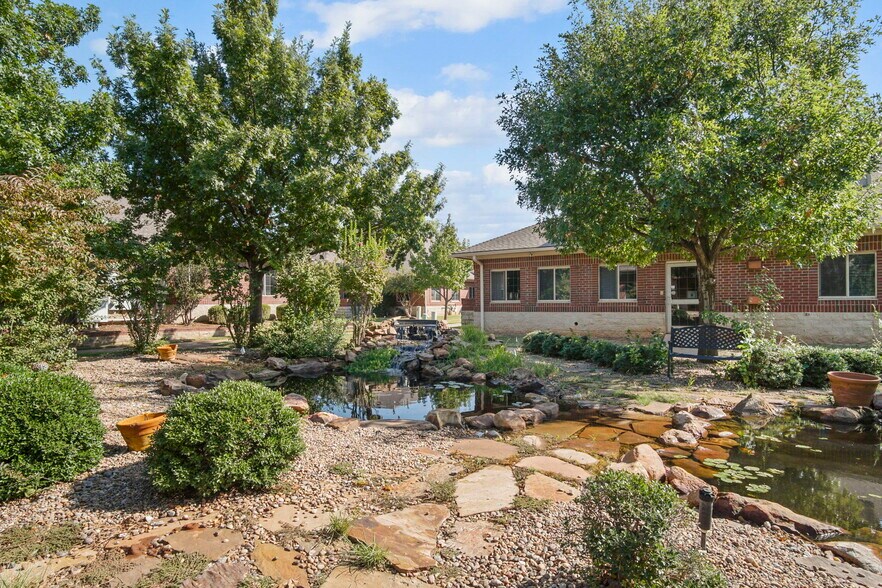 More Photos Of 1006 24th Ave NW, Norman Office For Sale