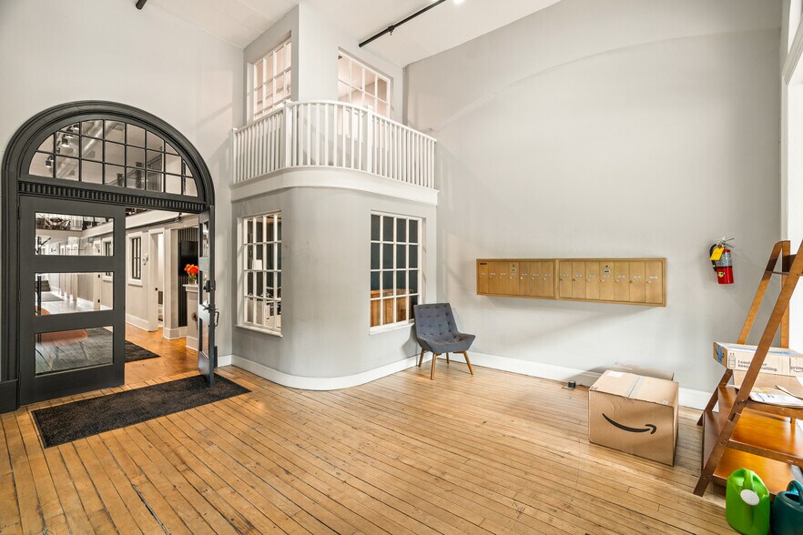 More Photos Of 124 S Gay St, Knoxville Apartments For Lease