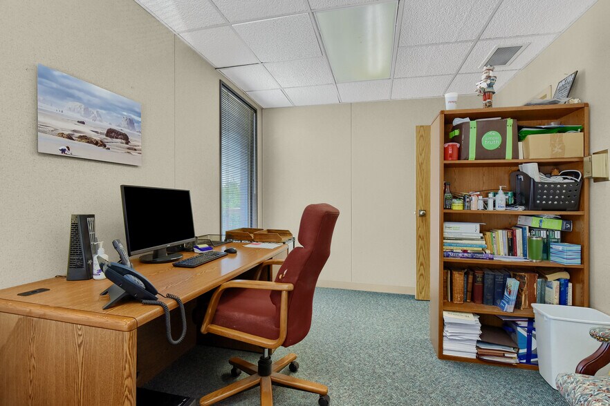 More Photos Of 425 N Highland Ave, Sherman Medical For Sale