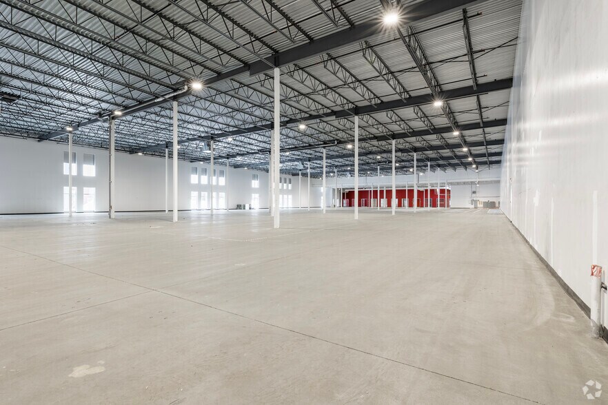 More Photos Of 2044-2082 Rte Transcanadienne, Dorval Unknown For Lease