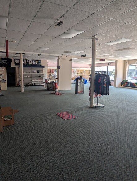 More Photos Of 219 E Michigan Ave, Paw Paw Storefront Retail Residential For Lease