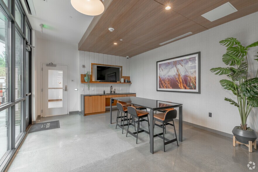 More Photos Of 17620 NE 69th Ct, Redmond Apartments For Lease