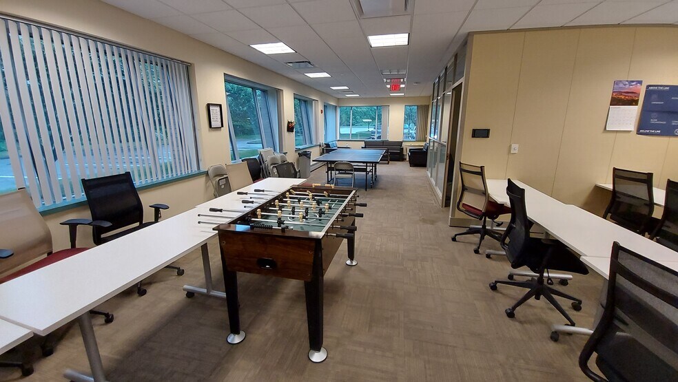 More Photos Of 7 McKee Pl, Cheshire Office For Lease