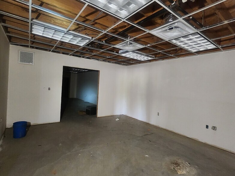 More Photos Of Martin Luther King Hwy, Eutaw Warehouse For Sale