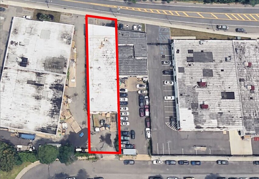 More Photos Of 578 Oak St, Copiague Service For Lease