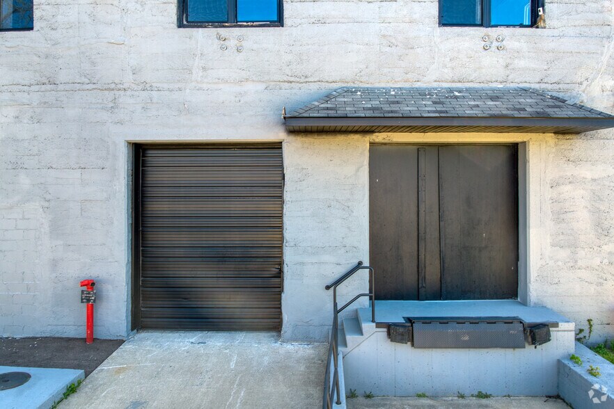 More Photos Of 1811 Factory St, Kalamazoo Manufacturing For Sale