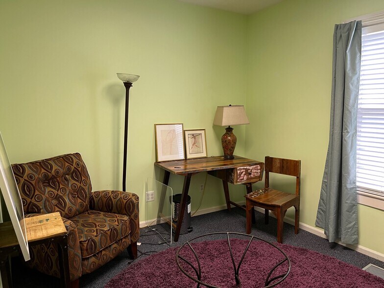 More Photos Of 9 Berkeley St, Norwalk Office Residential For Lease